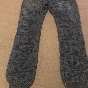Super Fun Scrunch Jeans looks fabulous with plain shirt or Dress them up! Size 7